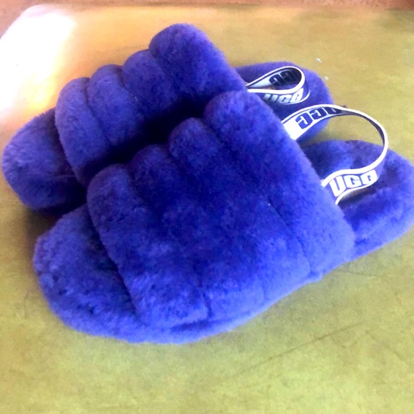 😎 Girls Fluff Yeah UGG slippers - Picture 3 of 12